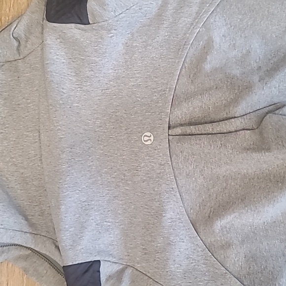 Lululemon Sway Cowl Neck Jacket sz 8 Grey, Side Zipper - Picture 12 of 13